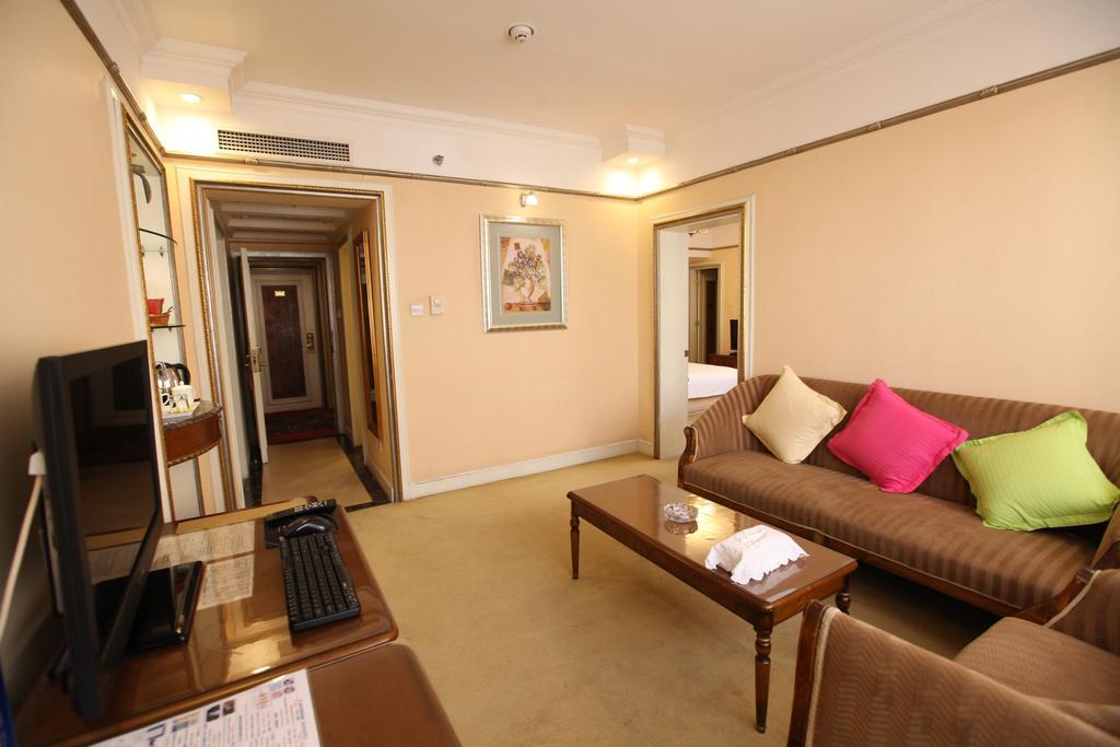 Hotel Chongqing 3*