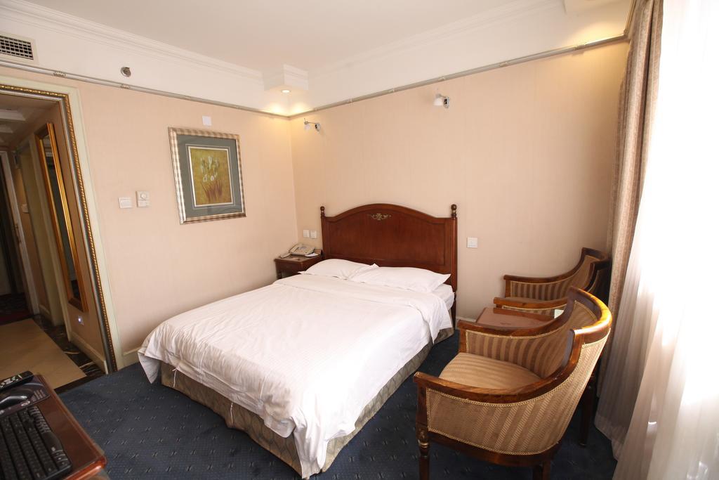 Hotel Chongqing 3*